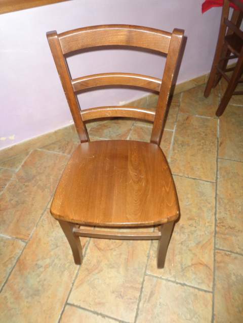 1 tavoli e 4 sedie in leg