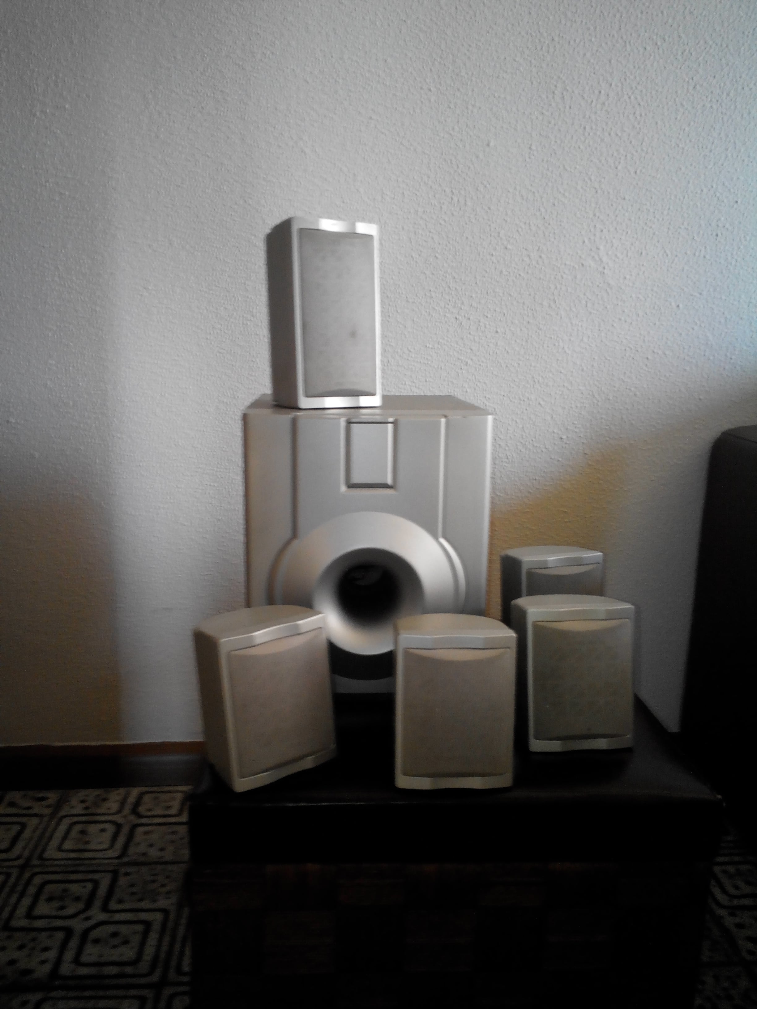 1 Subwoofer + 5 casse 