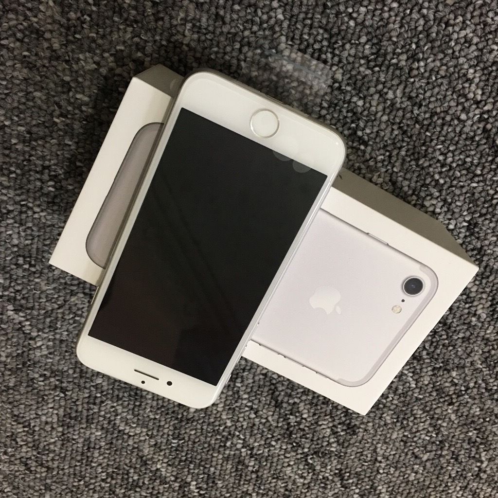  Apple iPhone 7 32GB 