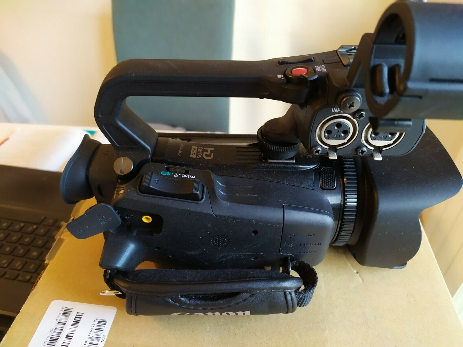 In vendita CANON XA30 Videocamera videocamera HD p